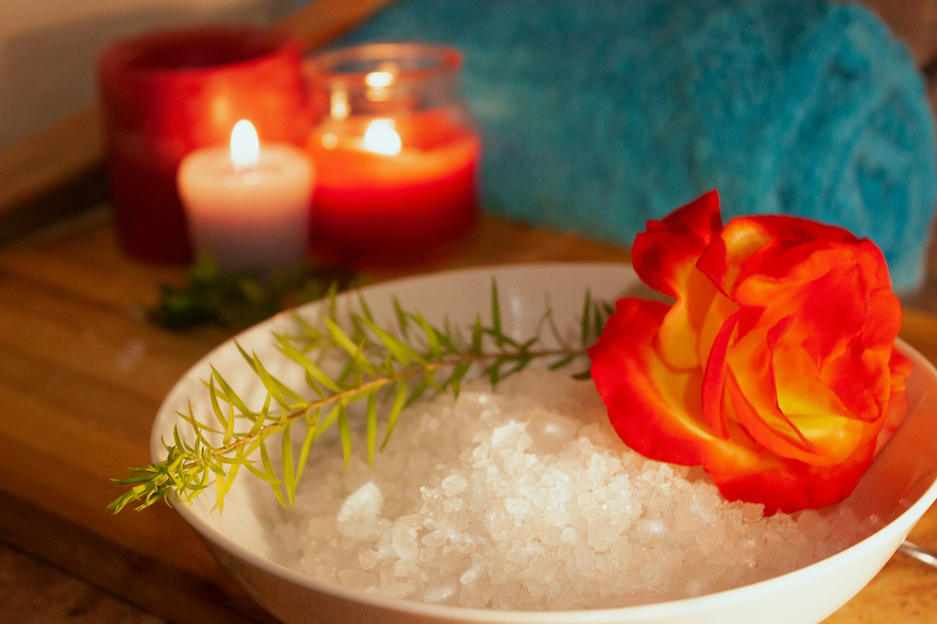 Epsom salt and candles for a relaxing detox bath